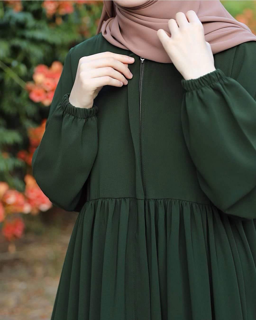 Green kuchi Abaya  With Stoller